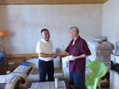 市蚕种场有限公司党委“八一”建军节慰问军转干部