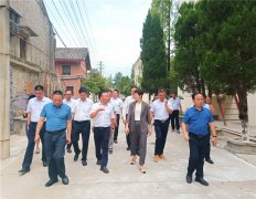 市委常委、宣传部部长、石泉县委书记陈莲到陕西省安康市蚕种场有限公司调研指导工作